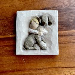 **VINTAGE** Willow Tree Susan Lordi - A Boundless Love Hug - Wall Plaque - Dog 