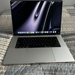 MacBook Pro M2 Pro!!
