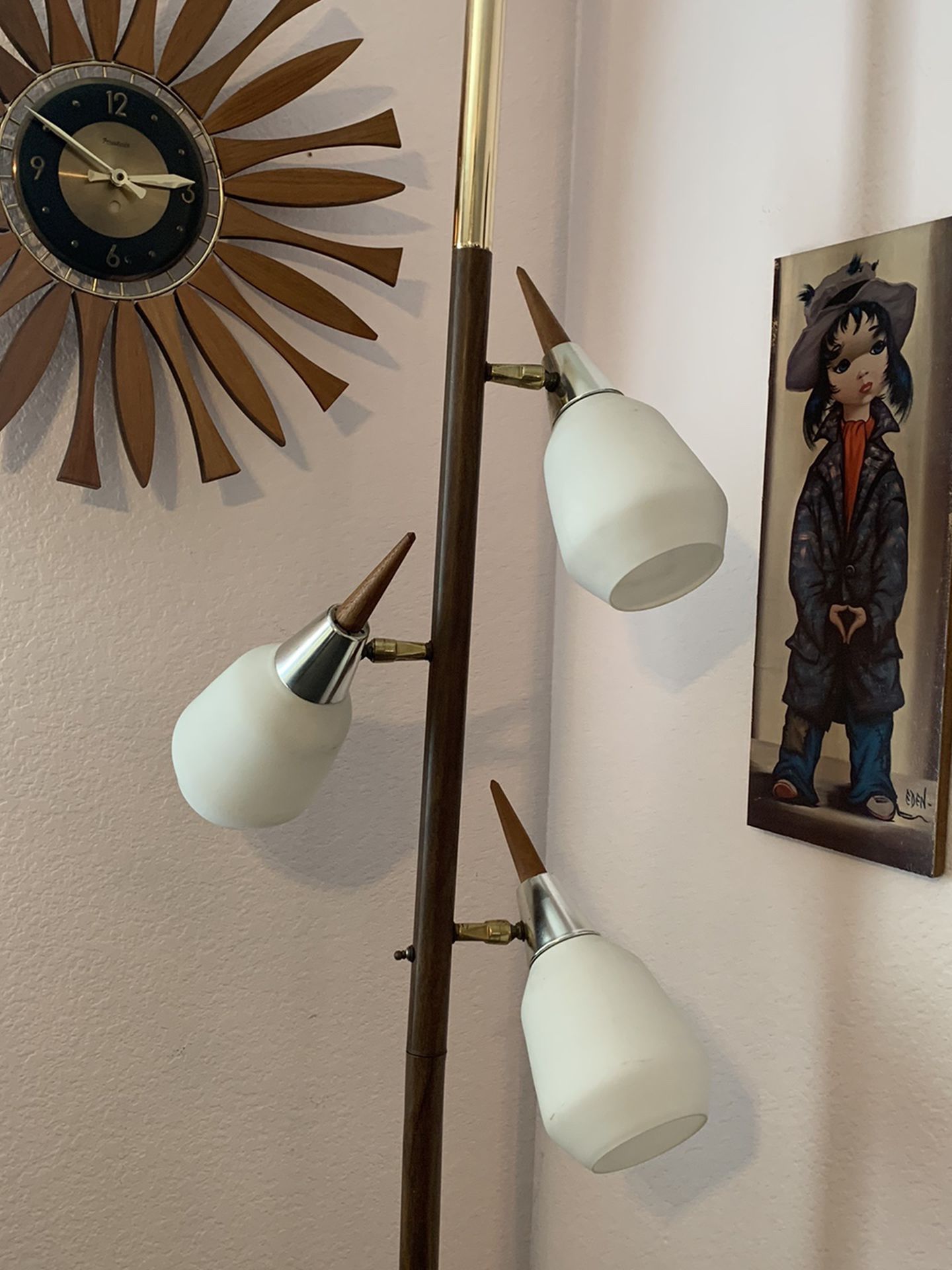 Vintage Mid Century Modern Atomic Tension Pole Lamp 1960s