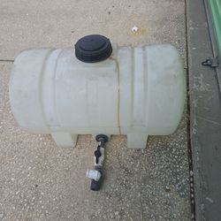 Norwesco 35-gallon horizontal leg tank. NO LEAKS