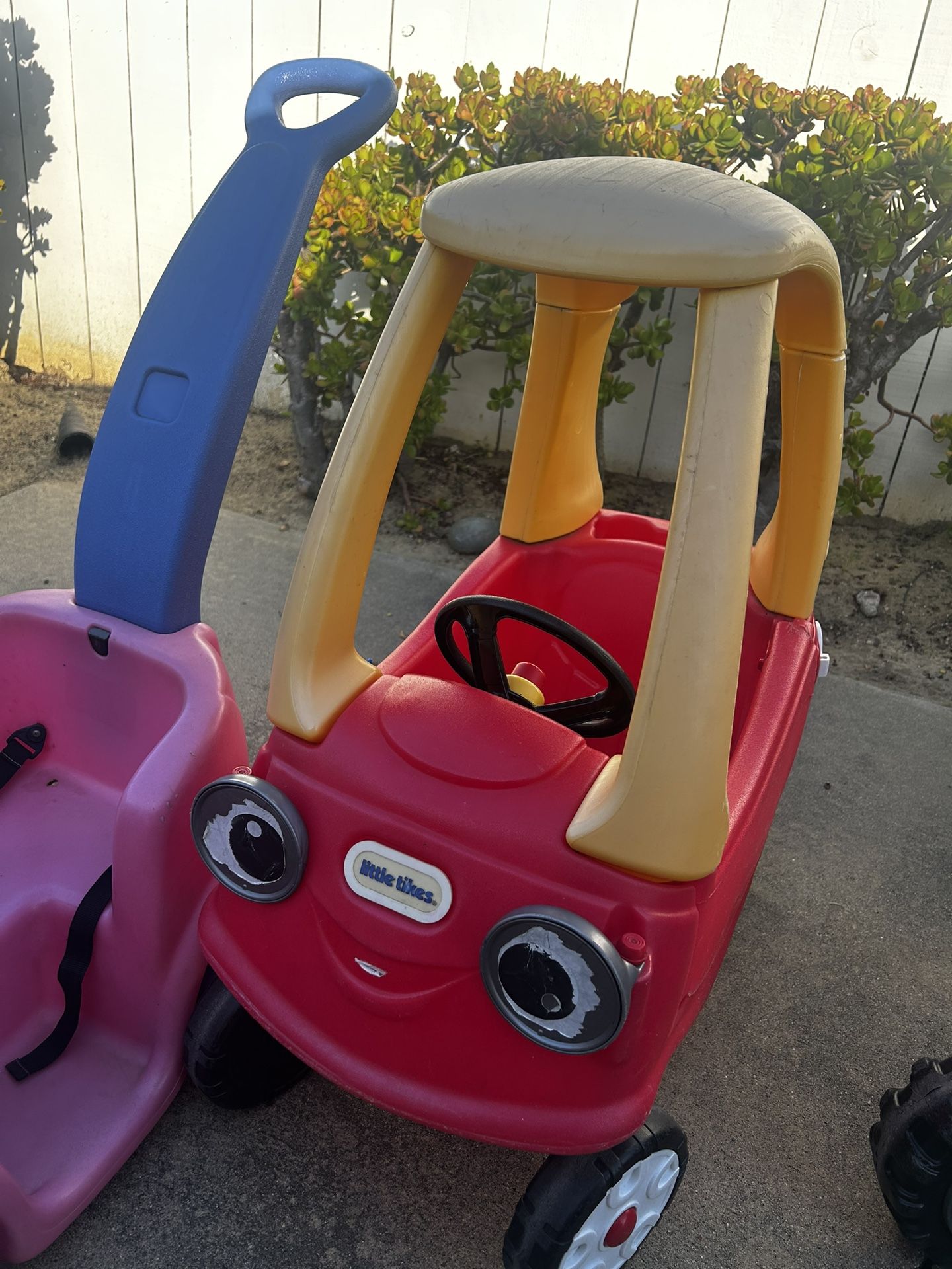 Little Tikes Red Car