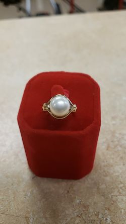10k Yellow Gold Pearl and Diamond Chip Ring
