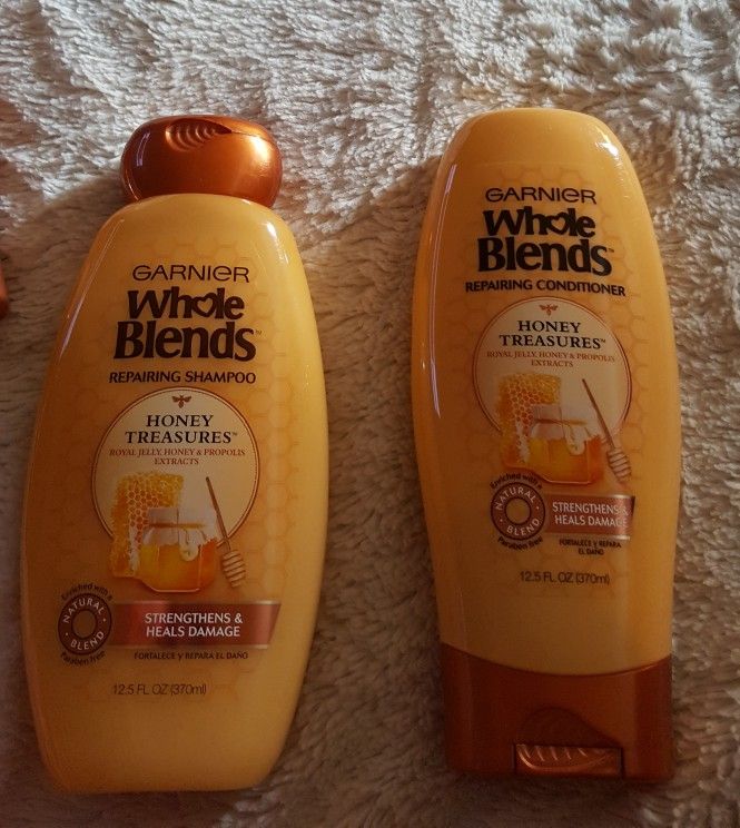 GARNIER WHOLE BLENDS SHAMPOO AND CONDITIONER set 5.00