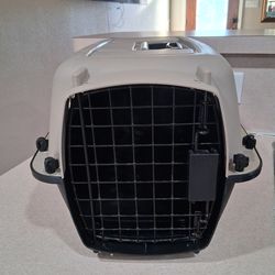 Pet carrier