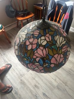 Vintage Tiffany style inverted pendent light (one light)