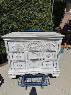 Dresser