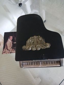 Liberace miniature Piano plus