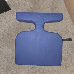 


+6
This is a blue T-wedge massage bolster cushion designed for feminine comfort during face-down procedure
