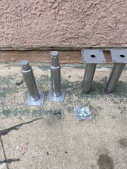 Table leg