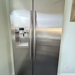 Samsung refrigerator, counter depth, filtered water, crushed ice, Energy Star