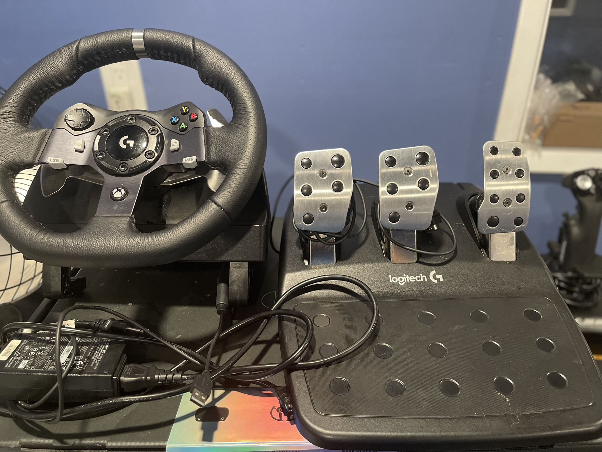Logitech G920 Wheel + Pedals - PC/Xbox, Great Condition