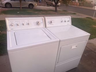 Lady Kenmore series 90 washer and electric dryer both in fantastic condition! Working great! 50 $ delivery 30 day warranty