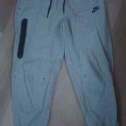 Nike Tech Fleece Joggers In Heather Grey