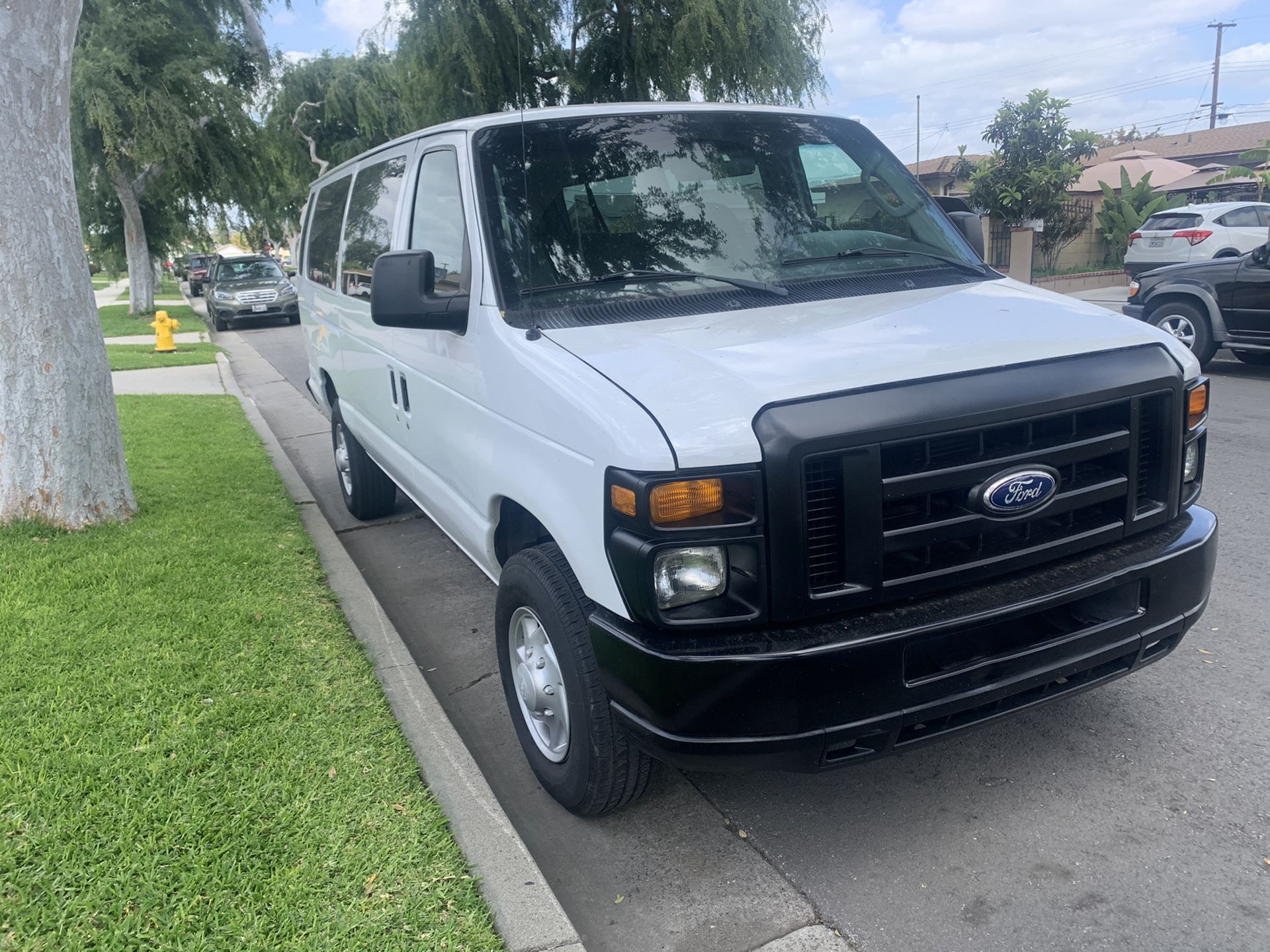 2008 E 350 Ford cargo pa Sanger van