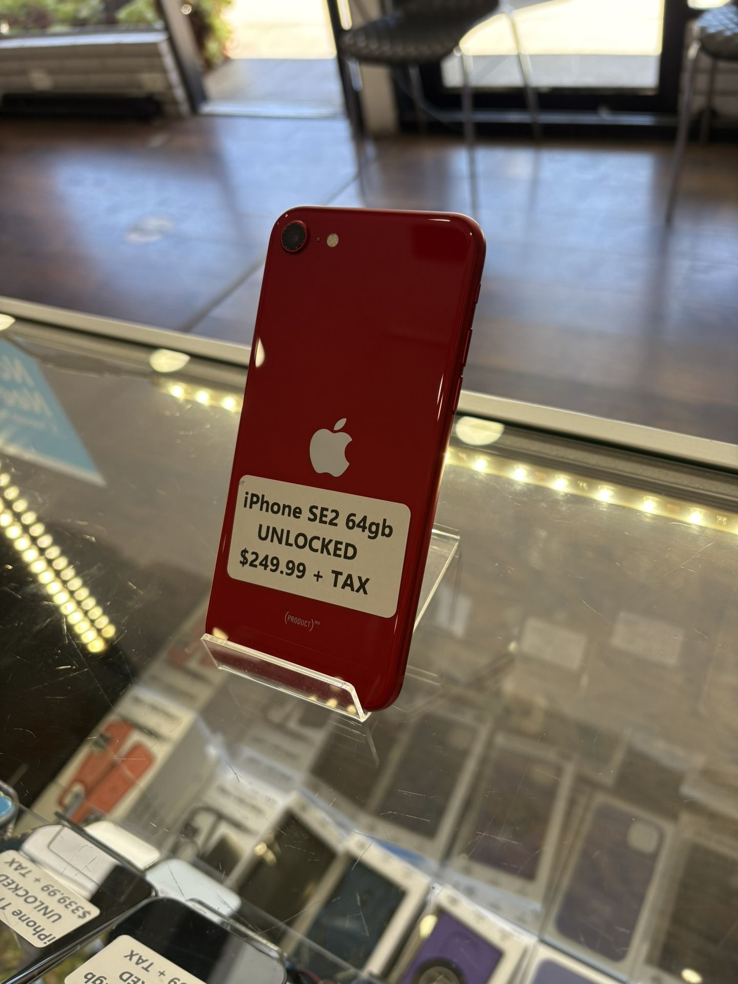 iPhone SE2 64gb Unlocked $180