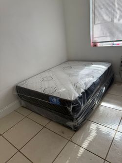 Full Mattress and Box Spring