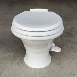 Dometic low profile RV Toilet