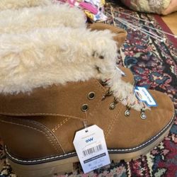 New Boots Women’s Size 9W