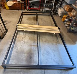 Low Queen Metal Frame with Wooden Slats