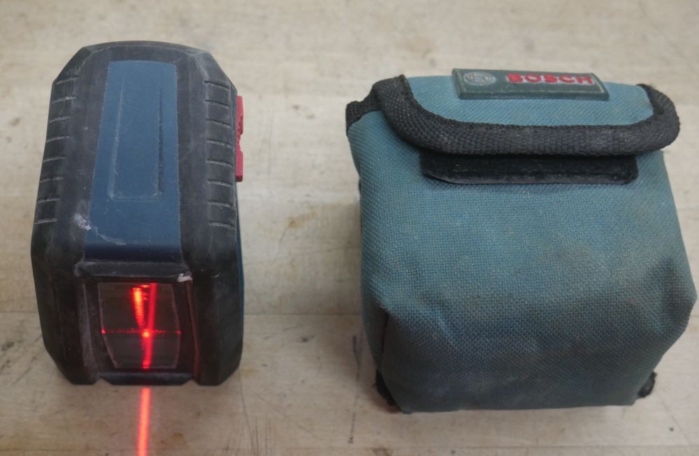 BOSCH GLL30 RED LASER LEVEL PRE OWNED 883920-3