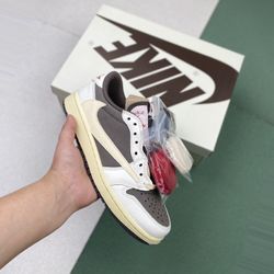 Jordan 1 Low Travis Scott Reverse Mocha 111