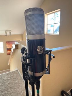 Delphos II Condensor Mic Multidirectional- Excellent condition