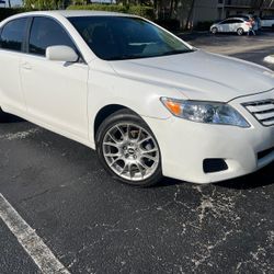 Toyota Camry In Excellent Condition Clean Title 