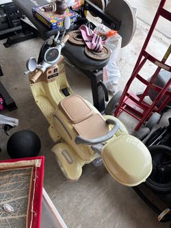 Kids Ride-On Electric Scooter Vespa Style