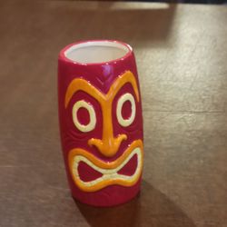 Vintage KC Hawaii Hui Kalui Tiki Mug Red/Orange 2009 6 inches tall.
Pre-owned, good shape, no chips or cracks. Please see the photos for
details. .