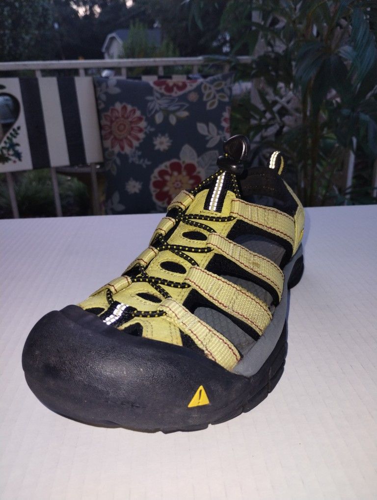(Size 8.5) Women's, Great Shape, KEEN Newport H2 Sandals Shoes WATERPROOF SHOES EUC Kiwi/madder Brown.