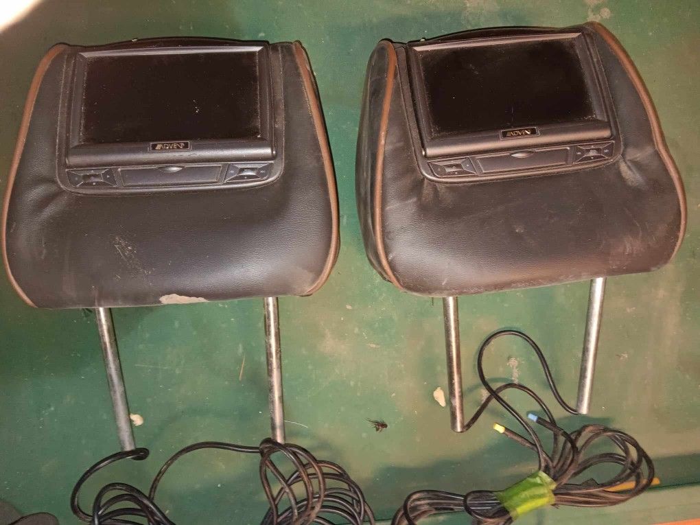 Universal Headrests with Advent DVD Player