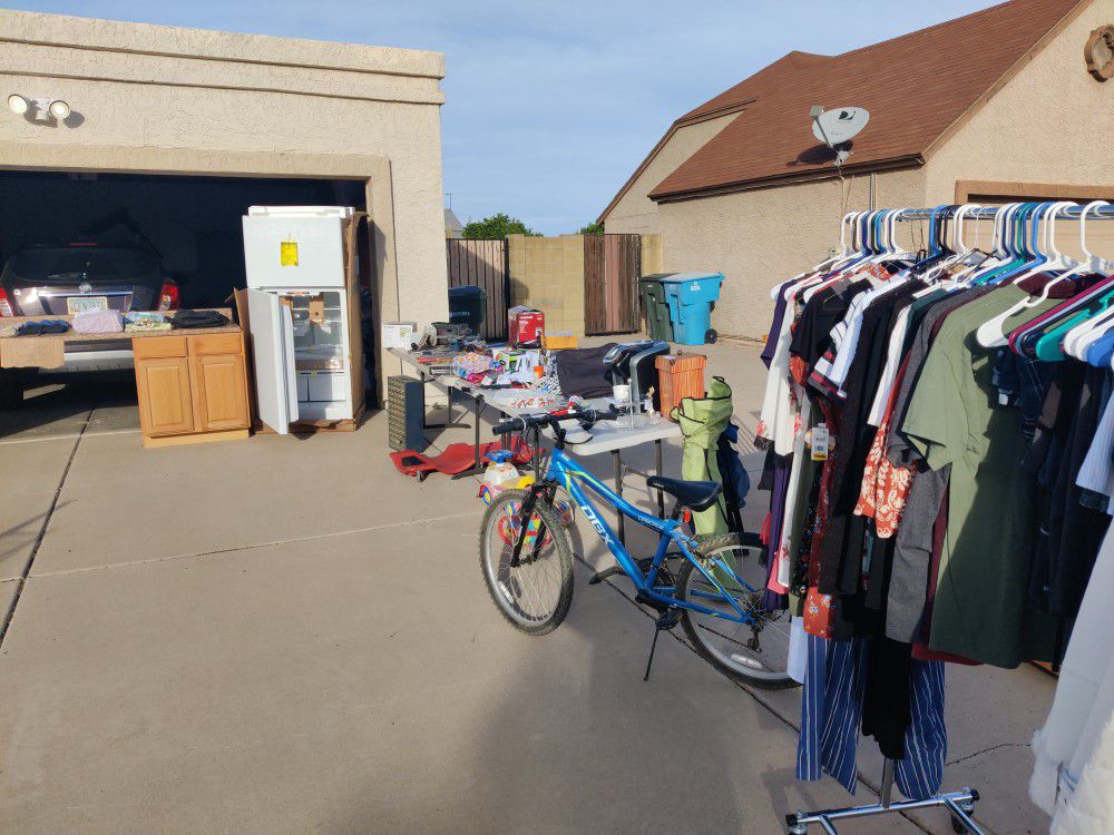 Yard Sale Just North Of 7st And Union Hills