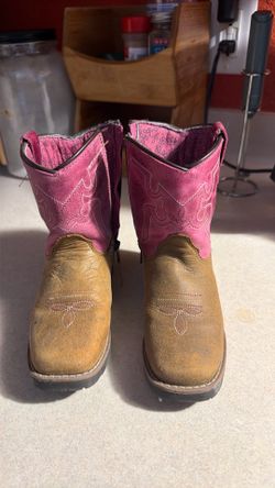 Little girls, Cheyenne boots