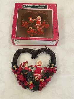 1990 House of Lloyd Christmas Around the World children's heart wreath.