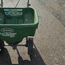 Like New Turf Spreader
