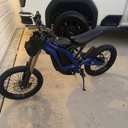 2025 surron LBX (IM NOT TRADING FOR YOUR BIKE)