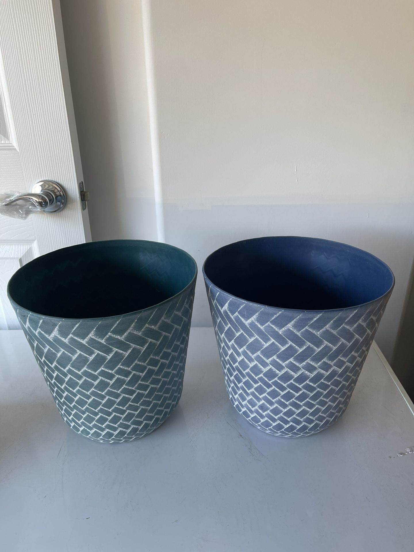 2 Pcs Resin Plant Pot 