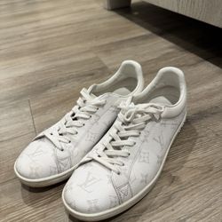 LOUIS VUITTON men’s Tennis Shoes 