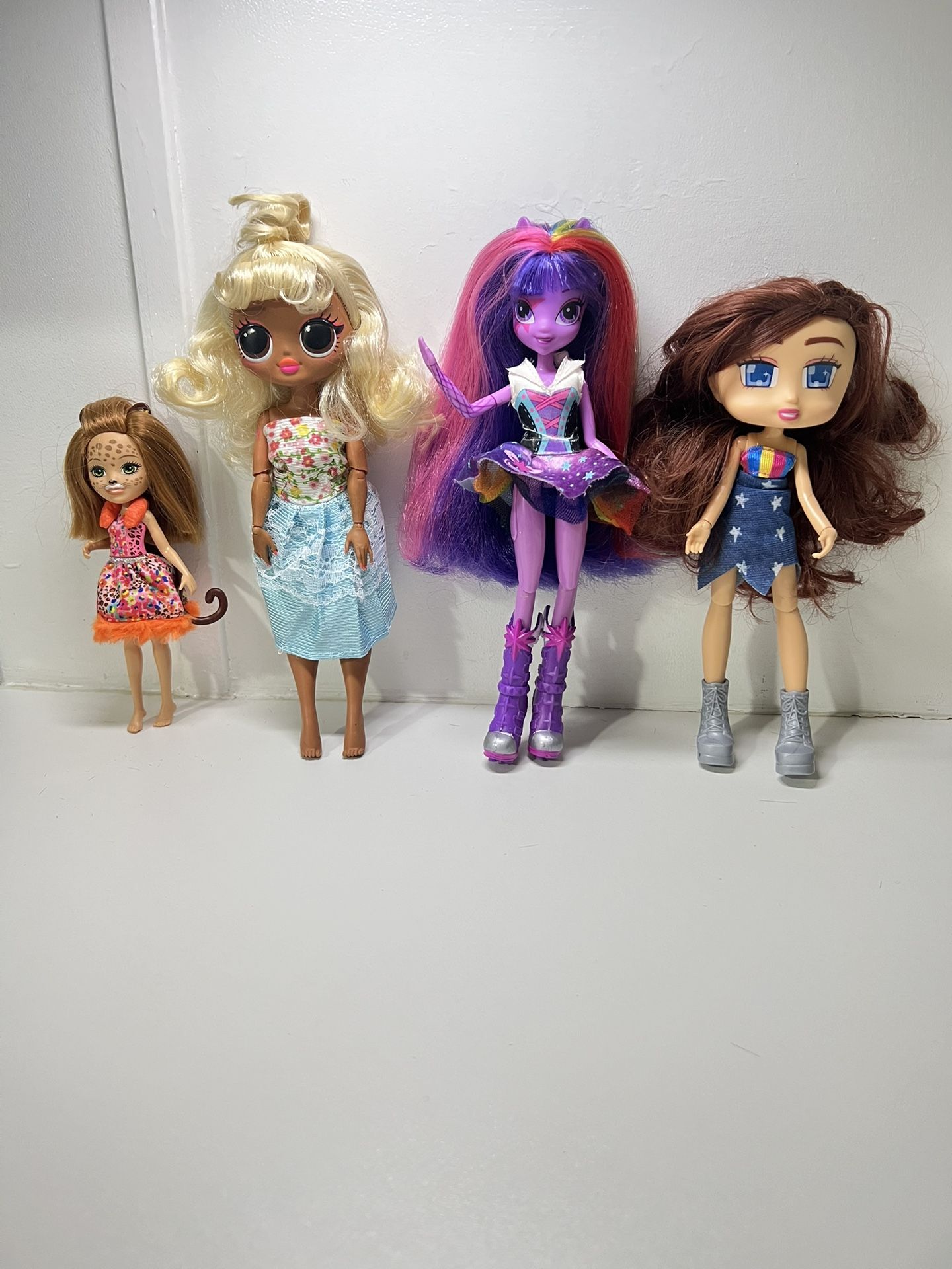 Dolls Mix lot 4 dolls