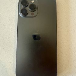iPhone 16 Pro - 256gb - $600