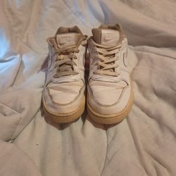 Nike Ebernon