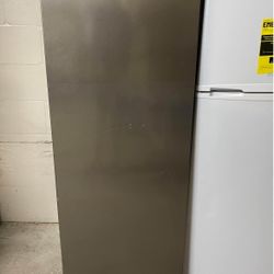 Vissani 7 cu ft Upright Freezer / Refrigerator