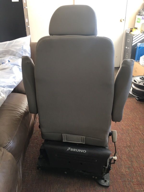 Bruno valet seat lift chair handicapped model vss2600 for Sale in