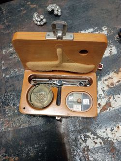 Antique e weight scale