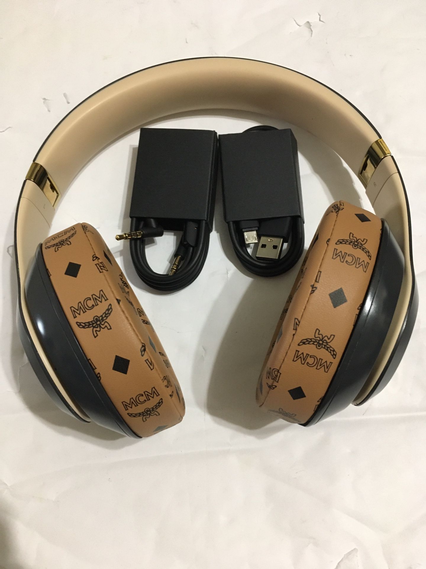 Beats Studio3 Wireless ANC Headphones Shadow Grey MCM Limited Edition Cushion  Comes with aux cable and charger cable . In good working condition  
