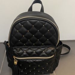 black mini backpack 