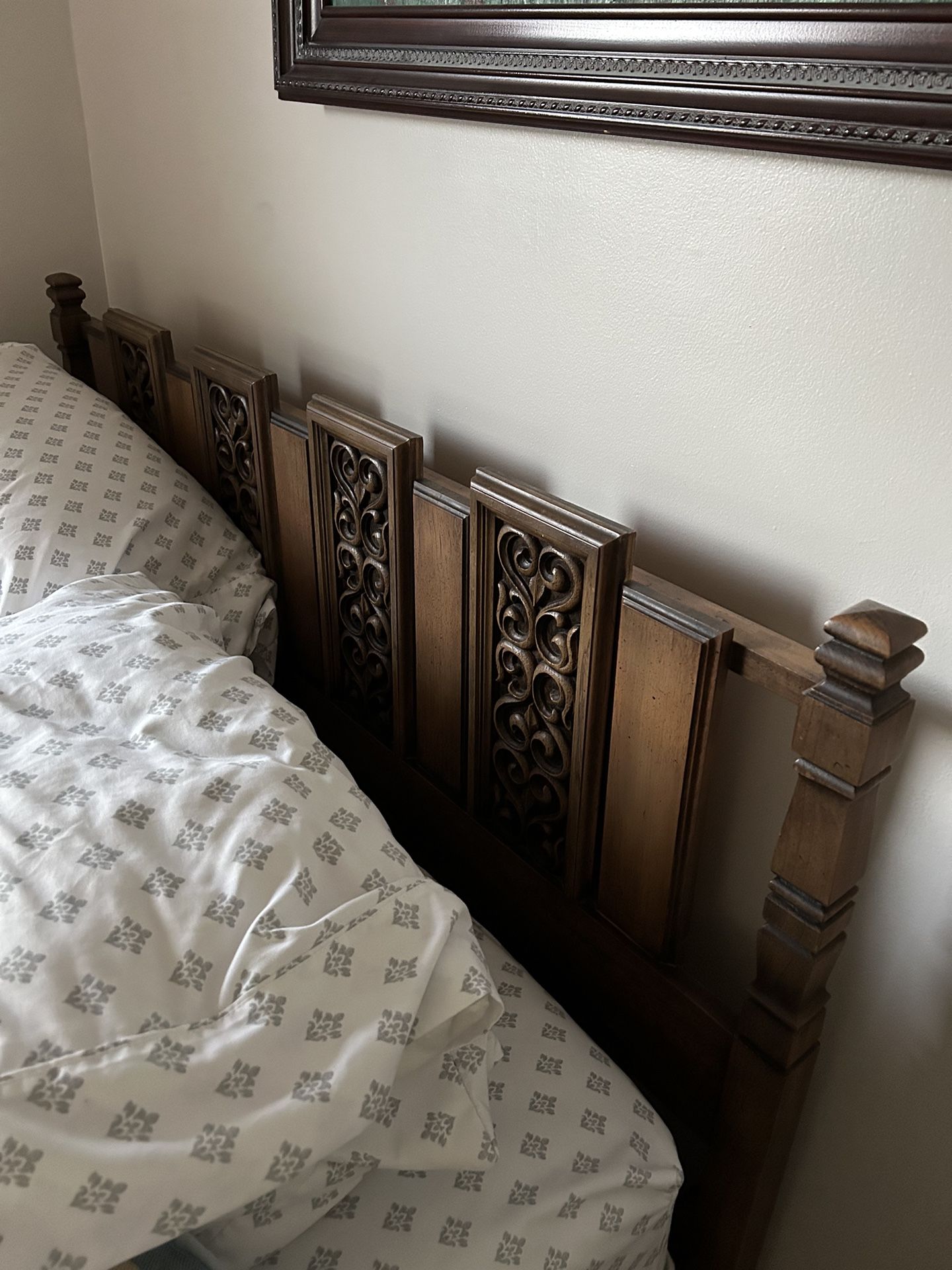 Queen Bedroom Set. Mattress /boxspring Included
