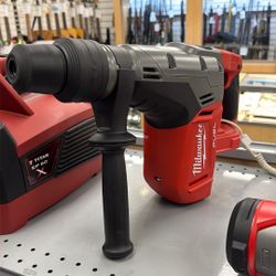 Milwaukee Rotary Hammer 
