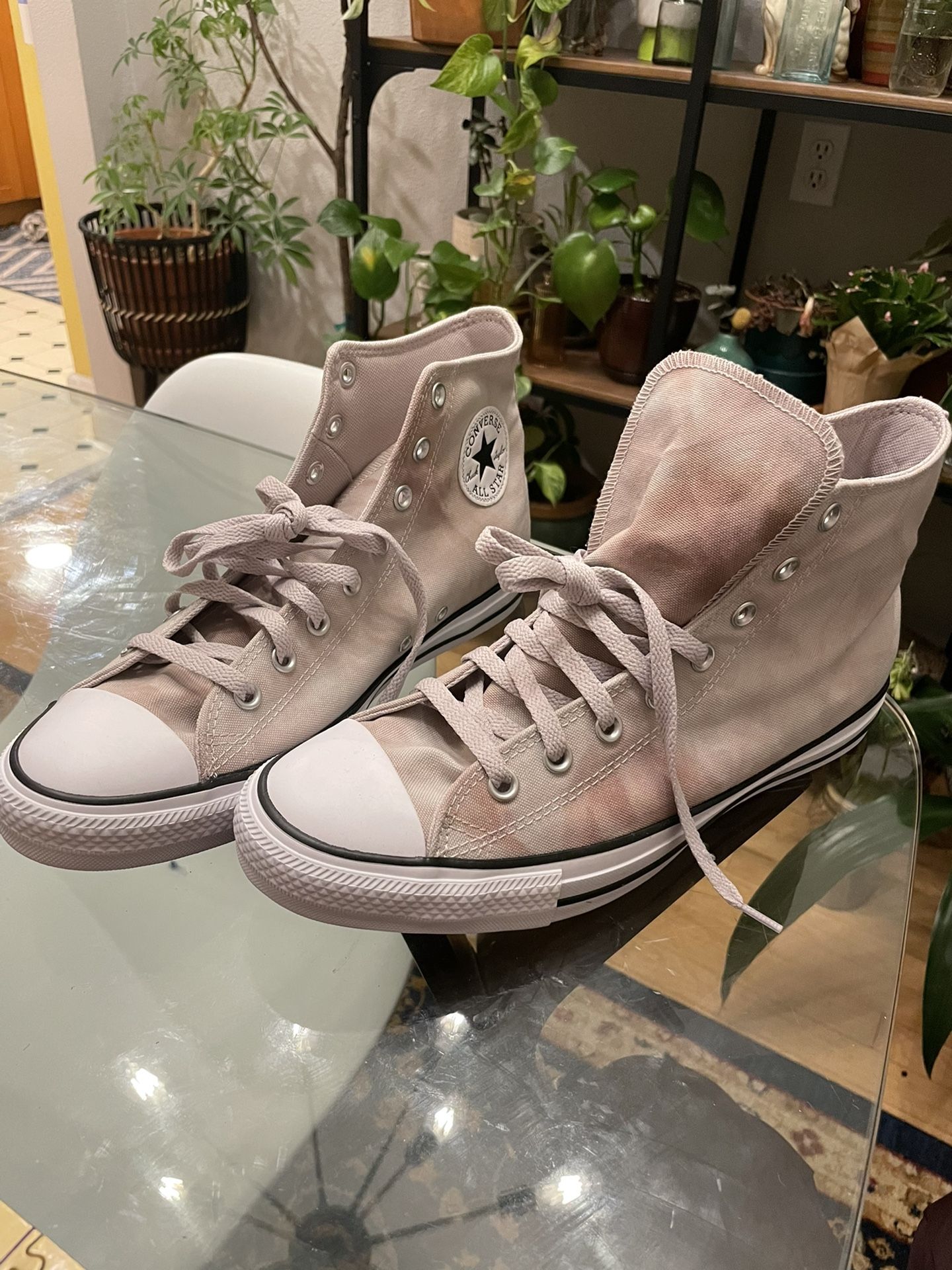 Unisex 10.5 Brand New In Box Converse 