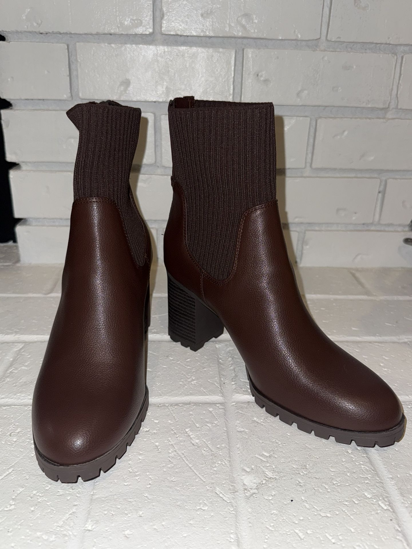 Easy Street Boots Size 9 Womens Brown Block Heel Chelsea Style Padded